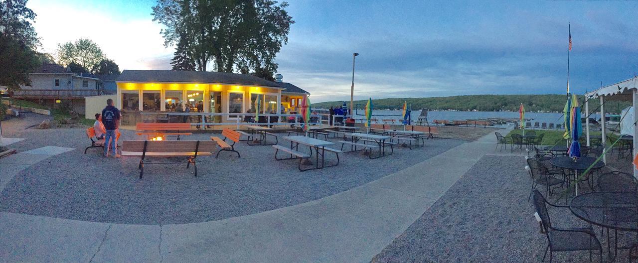 Beachcomber Inn Conesus Exterior photo